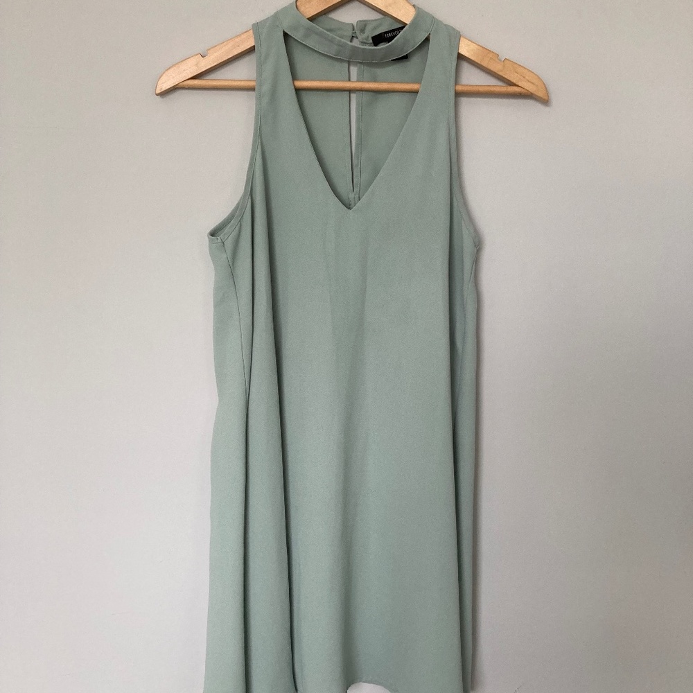 Forever 21 Pastel Green V-Neck Sleeveless Dress Small